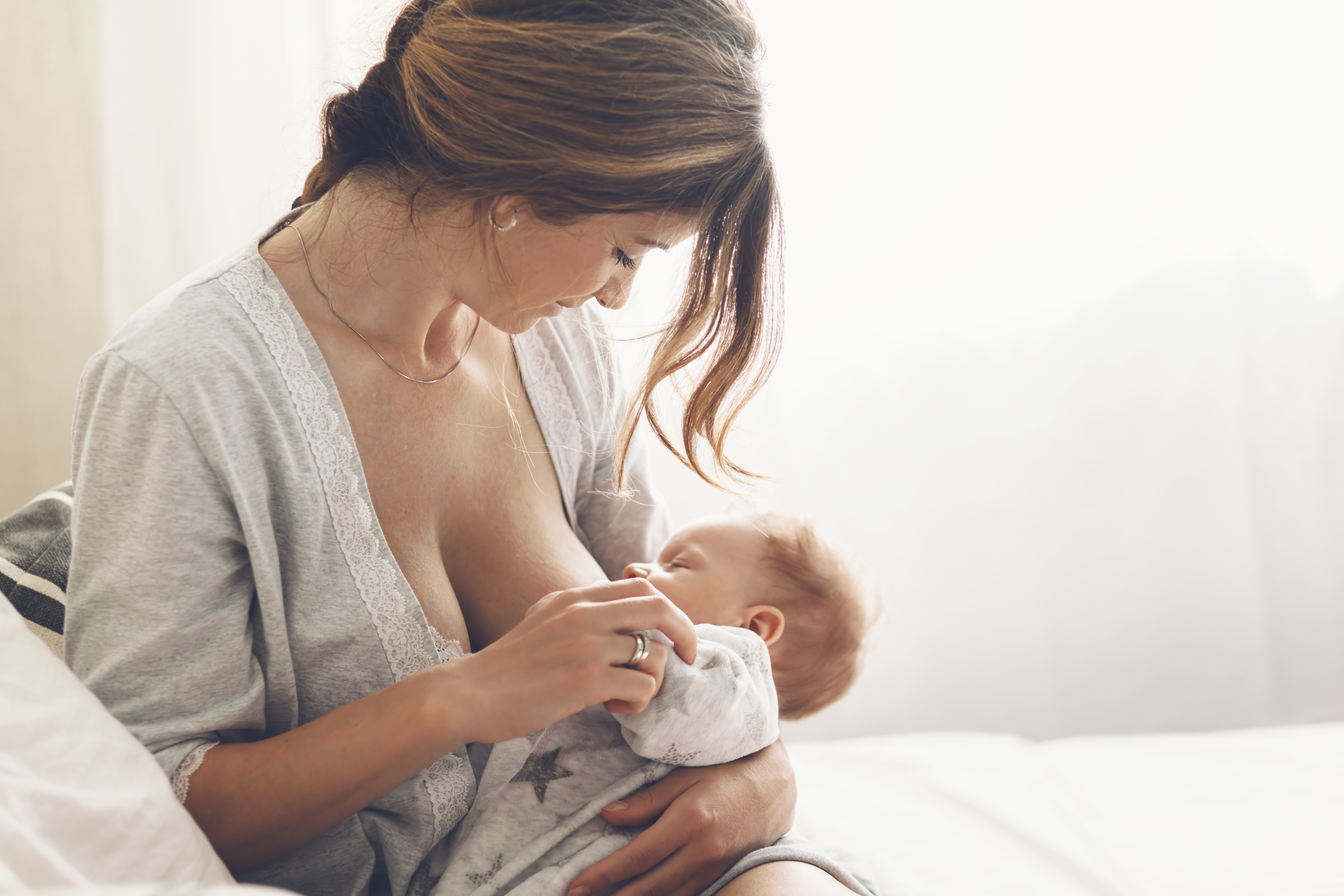 blähungen-bei-babys-luft-im-bauch-stillkinder